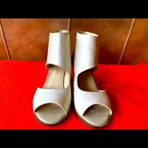 Kelsi Dagger brooklyn kade cutout bootie